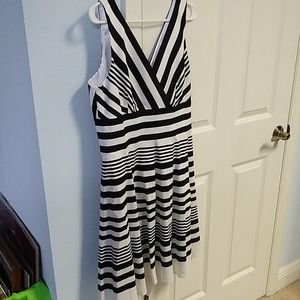 Sleeveless black and white dress